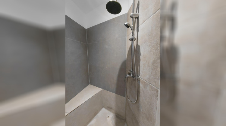 Ma-Cabane - Vente Appartement Saint-Louis-de-Montferrand, 72 m²