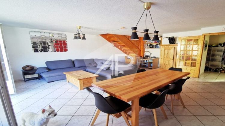 Ma-Cabane - Vente Appartement Saint-Martin-de-Queyrières, 106 m²