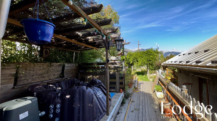 Ma-Cabane - Vente Appartement Saint-Martin-de-Queyrières, 82 m²