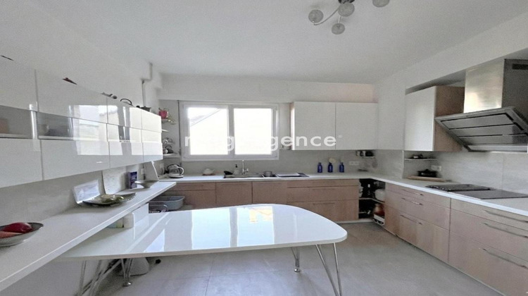 Ma-Cabane - Vente Appartement SAINT NOM LA BRETECHE, 165 m²