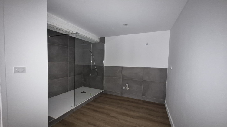 Ma-Cabane - Vente Appartement SAINT PAUL DE VARAX, 79 m²