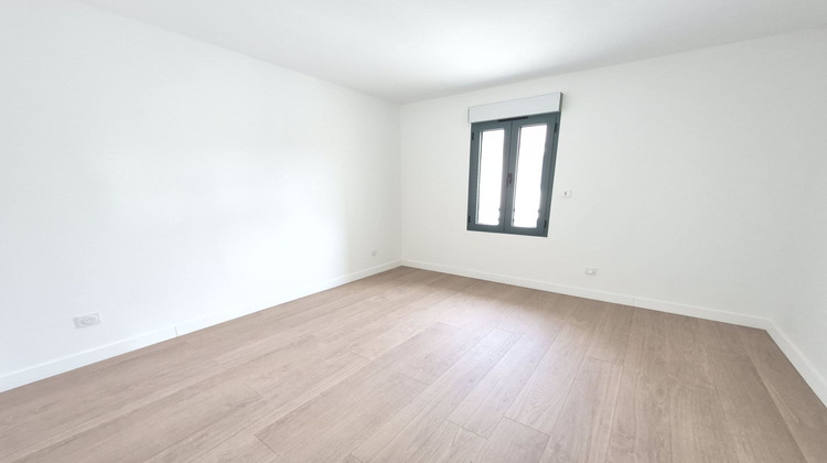 Ma-Cabane - Vente Appartement SAINT PAUL DE VARAX, 91 m²