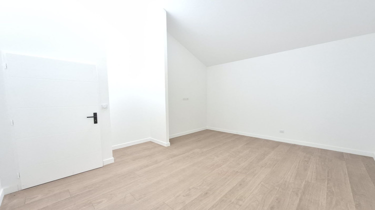 Ma-Cabane - Vente Appartement SAINT PAUL DE VARAX, 91 m²