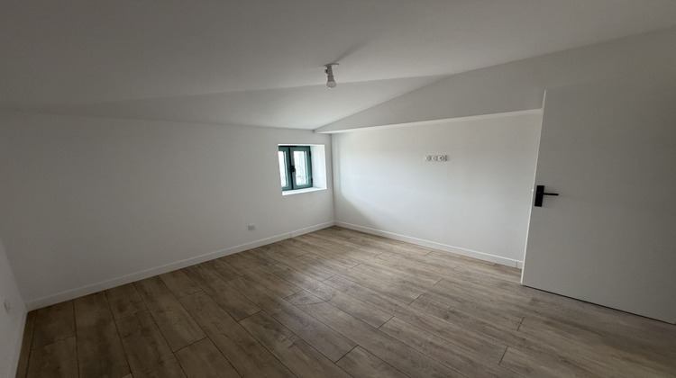 Ma-Cabane - Vente Appartement SAINT PAUL DE VARAX, 73 m²