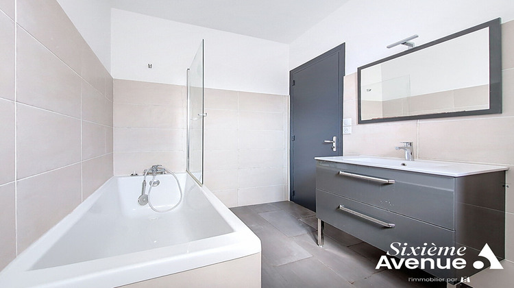 Ma-Cabane - Vente Appartement SAINT-SYMPHORIEN-D'OZON, 100 m²