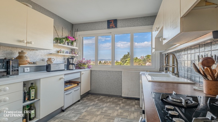 Ma-Cabane - Vente Appartement SAINTE FOY LES LYON, 97 m²