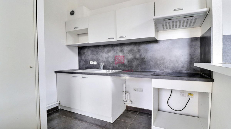 Ma-Cabane - Vente Appartement SAINTE GENEVIEVE DES BOIS, 61 m²