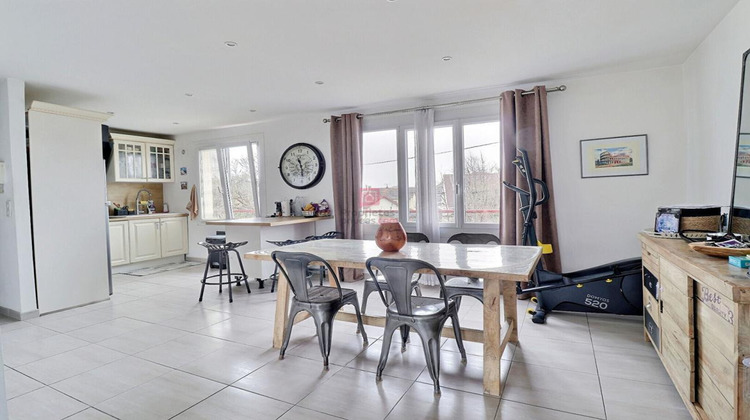 Ma-Cabane - Vente Appartement SAINTE GENEVIEVE DES BOIS, 61 m²