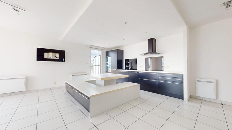 Ma-Cabane - Vente Appartement Sainte-Suzanne, 84 m²