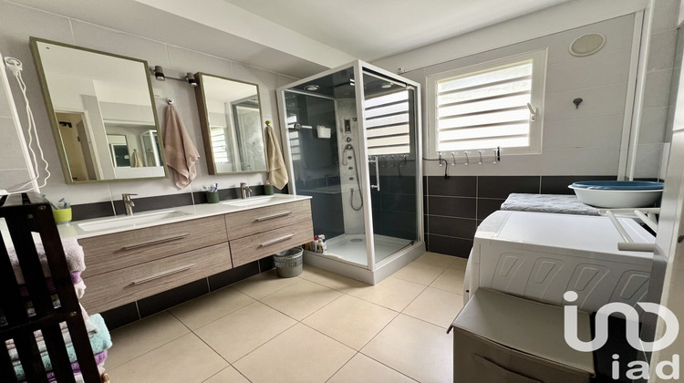 Ma-Cabane - Vente Appartement Sainte-Suzanne, 87 m²