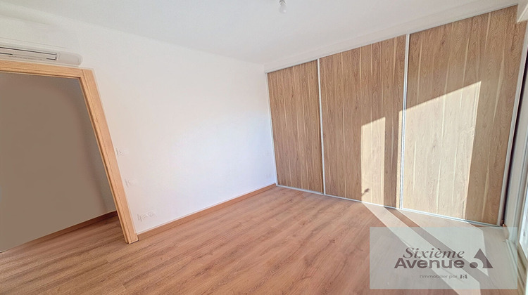 Ma-Cabane - Vente Appartement SANARY-SUR-MER, 93 m²