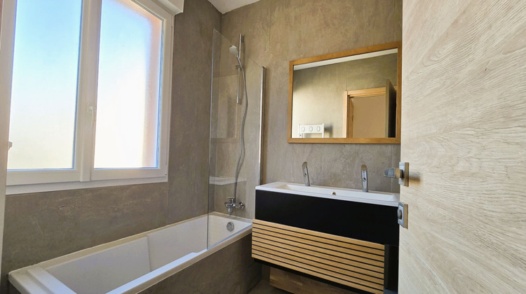 Ma-Cabane - Vente Appartement SANARY-SUR-MER, 93 m²