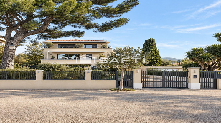 Ma-Cabane - Vente Appartement Sanary-sur-Mer, 118 m²