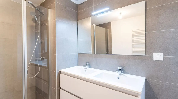 Ma-Cabane - Vente Appartement SAUVIAN, 65 m²