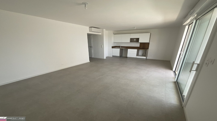 Ma-Cabane - Vente Appartement SAUVIAN, 66 m²