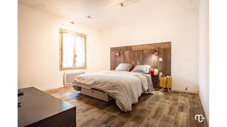 Ma-Cabane - Vente Appartement SEILLONS-SOURCE-D'ARGENS, 147 m²