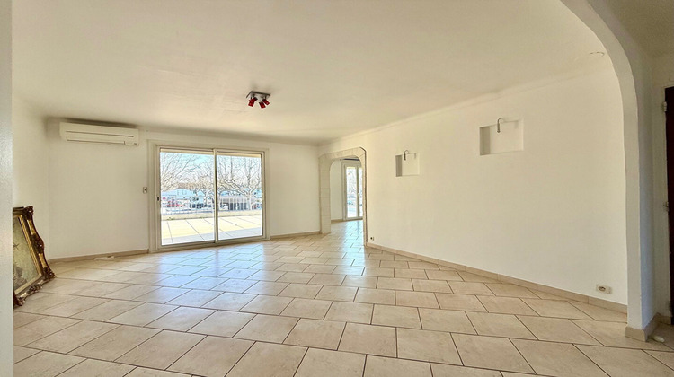 Ma-Cabane - Vente Appartement SENAS, 79 m²