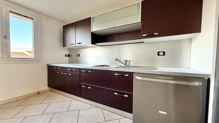 Ma-Cabane - Vente Appartement SENAS, 79 m²