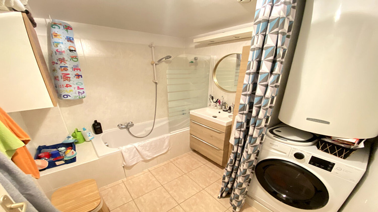 Ma-Cabane - Vente Appartement SIMIANE-COLLONGUE, 70 m²