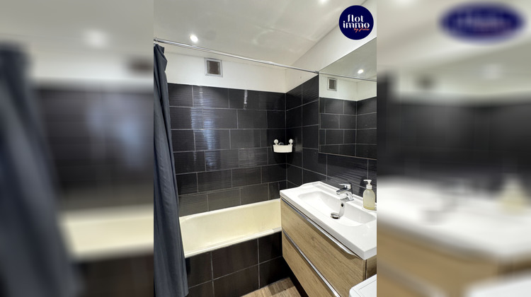 Ma-Cabane - Vente Appartement SIX-FOURS-LES-PLAGES, 62 m²