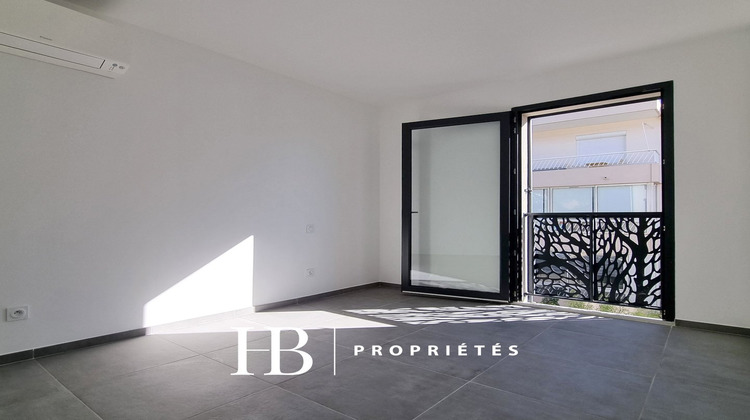 Ma-Cabane - Vente Appartement SIX FOURS LES PLAGES, 66 m²