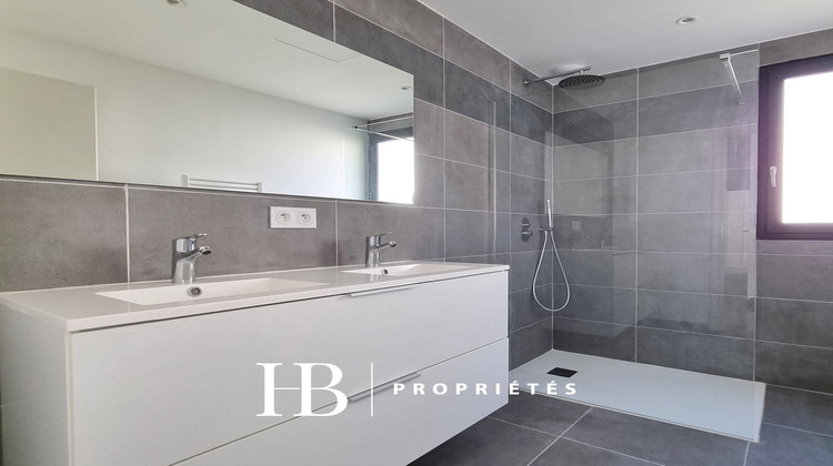 Ma-Cabane - Vente Appartement SIX FOURS LES PLAGES, 66 m²