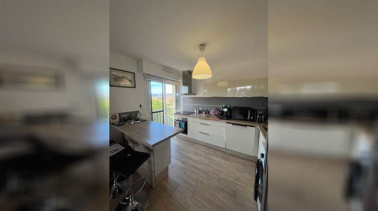 Ma-Cabane - Vente Appartement Six-Fours-les-Plages, 63 m²