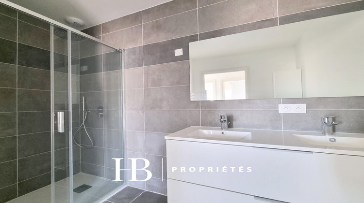 Ma-Cabane - Vente Appartement SIX FOURS LES PLAGES, 61 m²