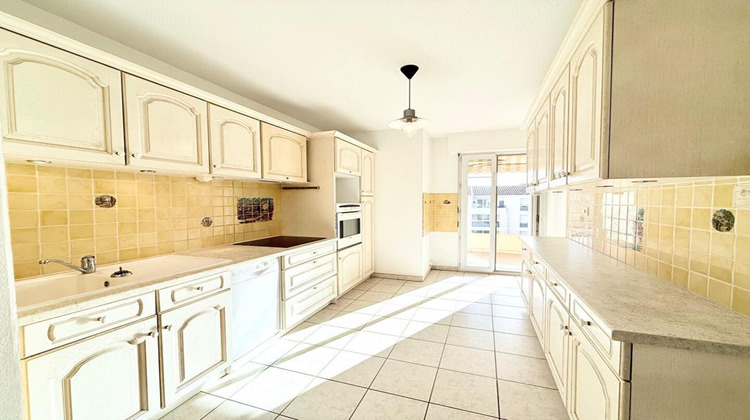 Ma-Cabane - Vente Appartement SIX FOURS LES PLAGES, 90 m²