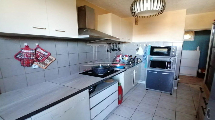Ma-Cabane - Vente Appartement SORGUES, 72 m²