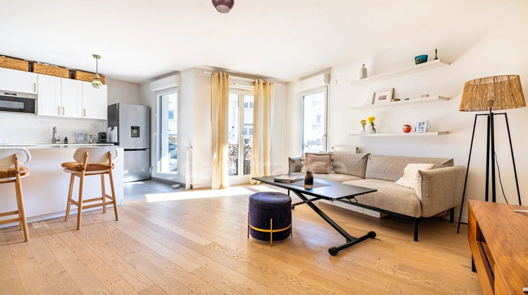 Ma-Cabane - Vente Appartement SURESNES, 59 m²