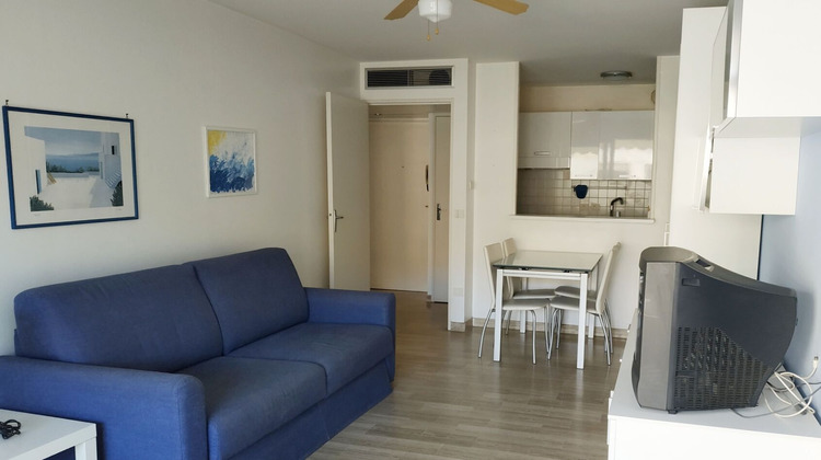 Ma-Cabane - Vente Appartement VALLAURIS, 40 m²