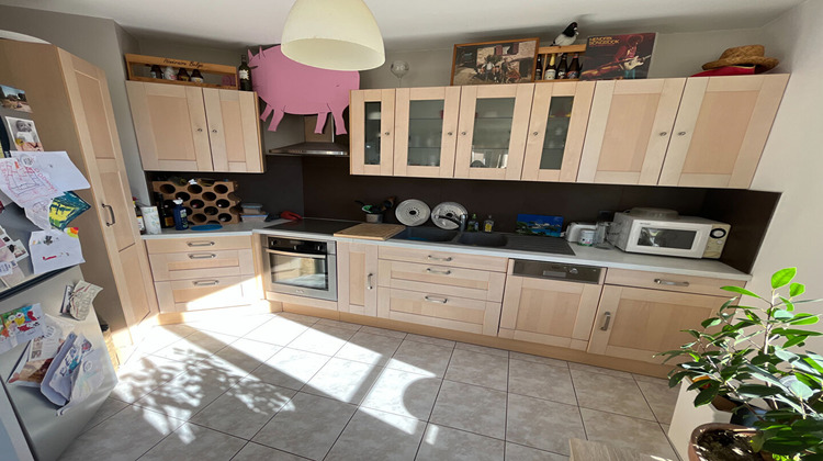 Ma-Cabane - Vente Appartement VAUGNERAY, 63 m²