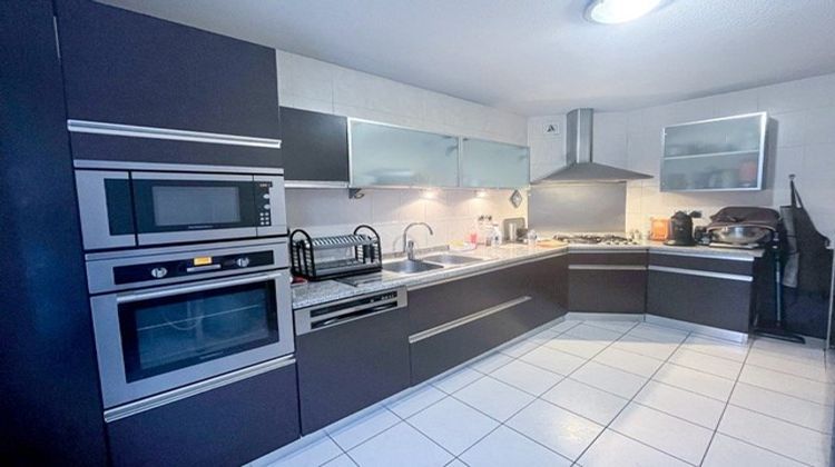 Ma-Cabane - Vente Appartement VAULX EN VELIN, 67 m²