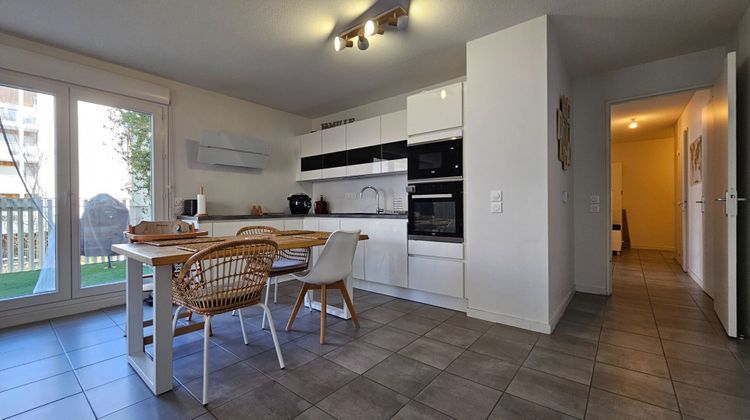 Ma-Cabane - Vente Appartement VAULX-EN-VELIN, 77 m²