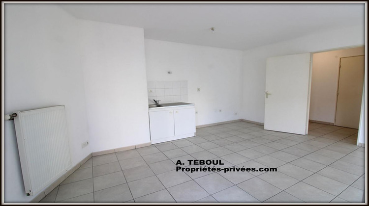 Ma-Cabane - Vente Appartement VAULX EN VELIN, 45 m²