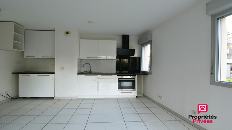 Ma-Cabane - Vente Appartement VAULX EN VELIN, 60 m²