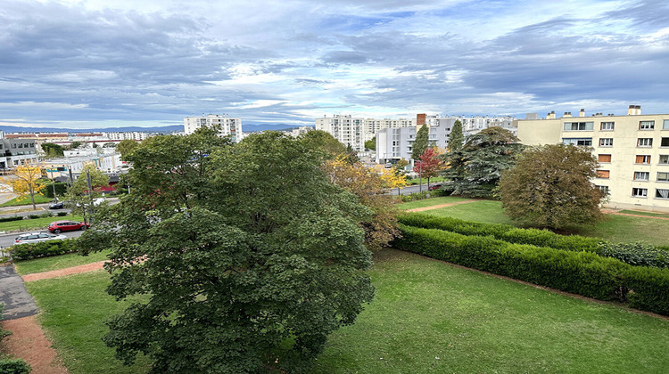 Ma-Cabane - Vente Appartement VENISSIEUX, 58 m²