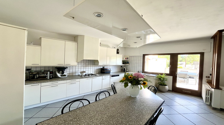 Ma-Cabane - Vente Appartement Vénissieux, 172 m²