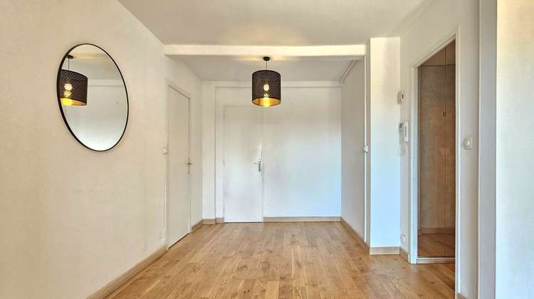 Ma-Cabane - Vente Appartement VENISSIEUX, 114 m²
