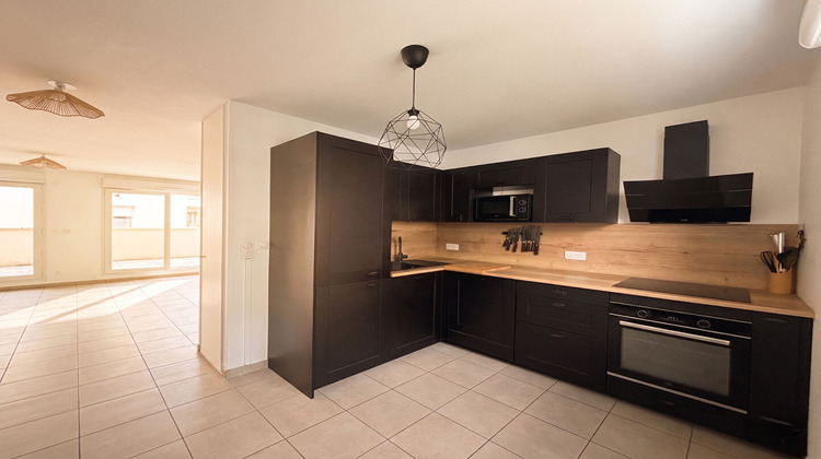 Ma-Cabane - Vente Appartement VENISSIEUX, 88 m²