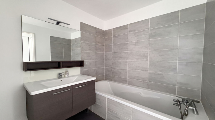 Ma-Cabane - Vente Appartement VENISSIEUX, 88 m²