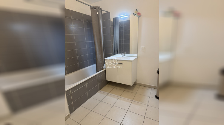 Ma-Cabane - Vente Appartement Vénissieux, 59 m²