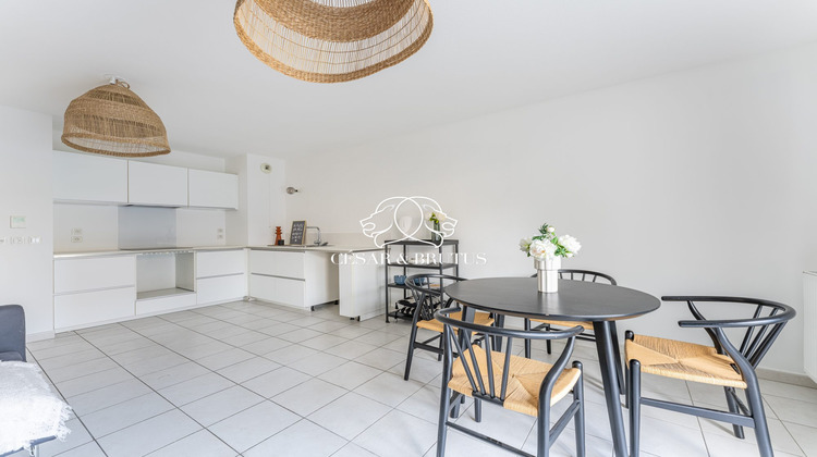 Ma-Cabane - Vente Appartement Vénissieux, 64 m²