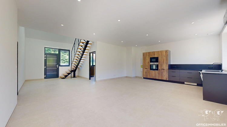 Ma-Cabane - Vente Appartement VERRIERES-DE-JOUX, 90 m²