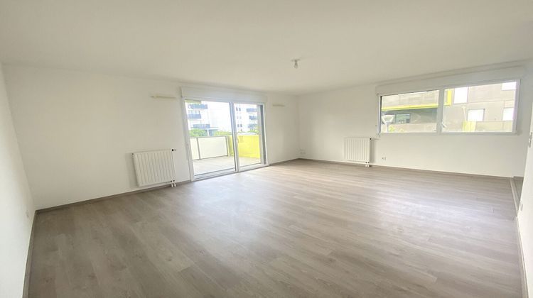 Ma-Cabane - Vente Appartement VEZIN-LE-COQUET, 66 m²