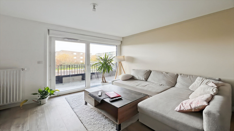 Ma-Cabane - Vente Appartement VEZIN-LE-COQUET, 64 m²