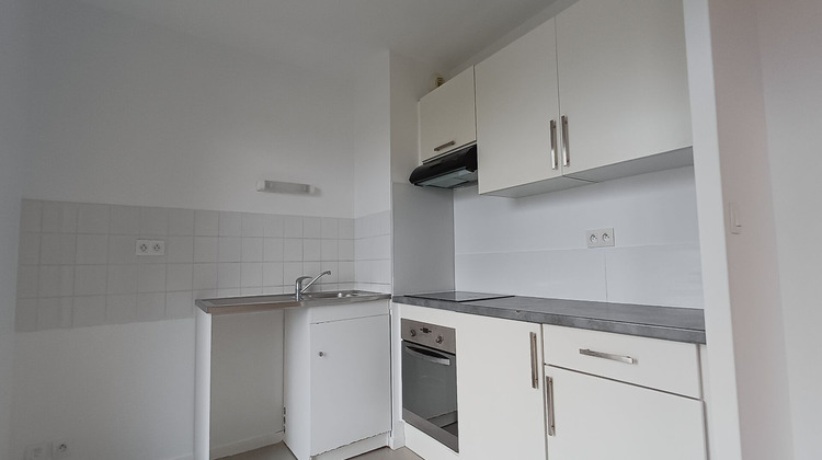 Ma-Cabane - Vente Appartement VEZIN-LE-COQUET, 80 m²