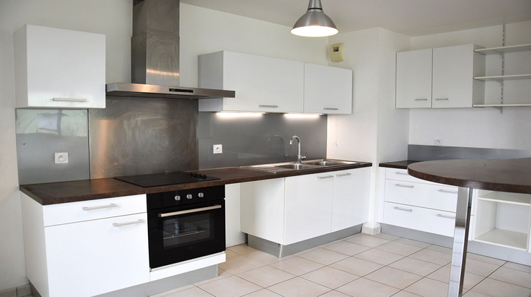 Ma-Cabane - Vente Appartement VEZIN-LE-COQUET, 87 m²