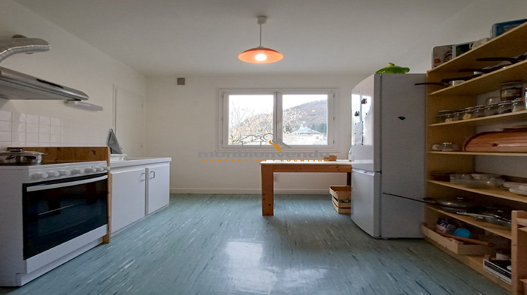 Ma-Cabane - Vente Appartement Vic-sur-Cère, 89 m²